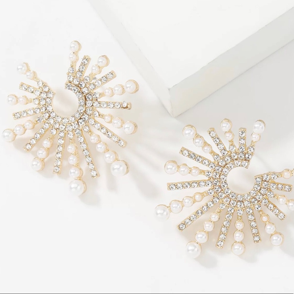 Pearl and diamond earrings